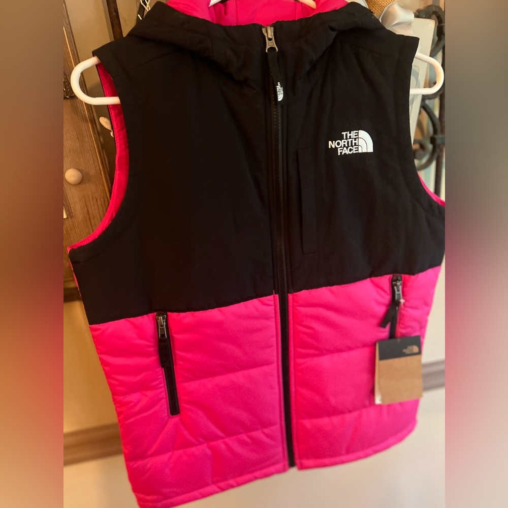 SOLD - The North Face Balanced Rock Vest, with hood - Youth 14-16 - New w/ Tags